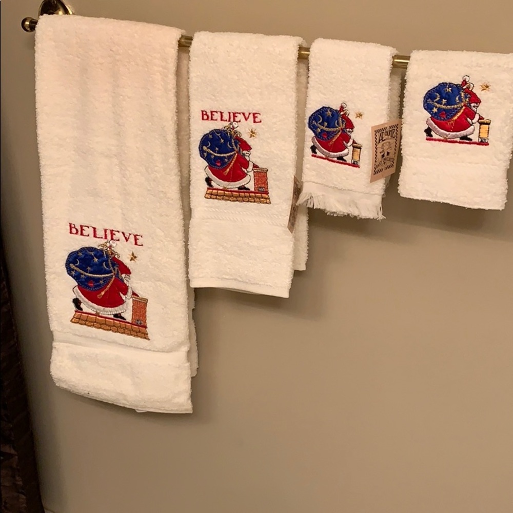 🆕 “Believe” in Santa Towel Set